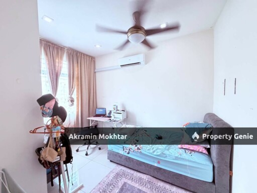 Facing Open, Freehold & Rizab Melayu | 2.5 Storey Terrace Intermediate  Taman Mawar Salak Tinggi Sepang