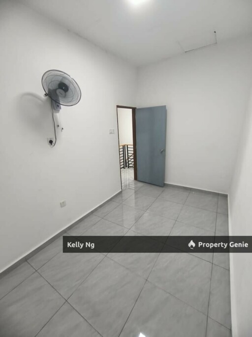 2 Sty Renovated House At Taman Klang Indah For Rent