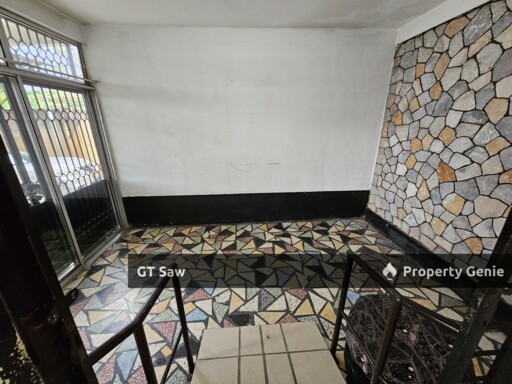 1.5 Storey Bungalow Taman Taynton View Cheras KL For Rent