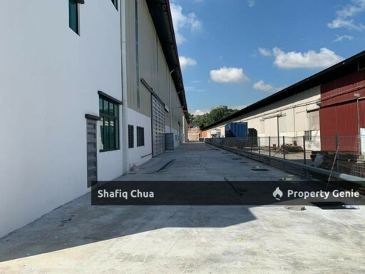 Two Units Warehouse Pekan Subang, TUDM, Subang For Rent