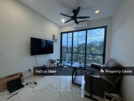 Ujong Pasir 8 Residence Two Half Storeys Superlink Corner for Sale 🏕️