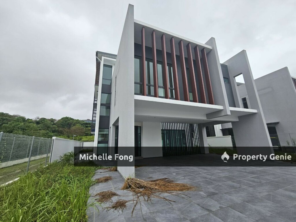 Seri Austin Heights @ Cara / 3 Storey Bungalow / Corner Lot