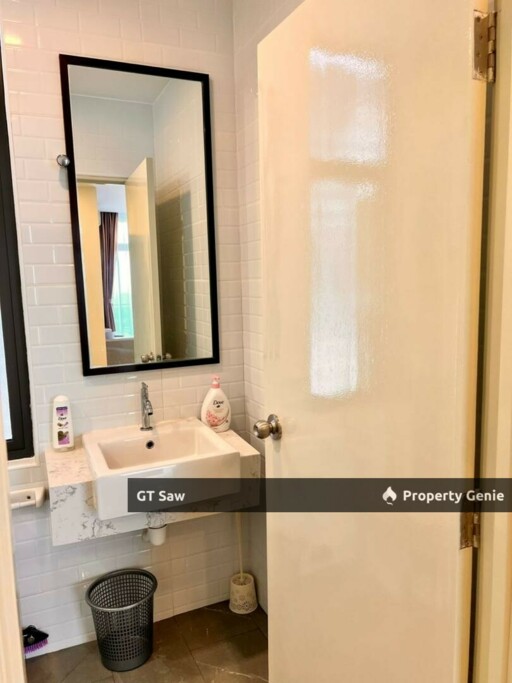 3 Bedroom Newly Renovated Spacious Family Suite Fully Furnish Cheras