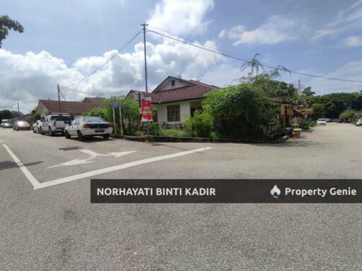 RUMAH TERES CORNER LOT UNTUK DIJUAL Indera Mahkota 14, Kuantan.