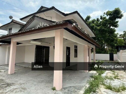 Bukit Kempas – Spacious 4BR Semi-D with Massive Land Area