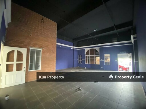 Ground Floor Shop Lot @ The Podium for Sale