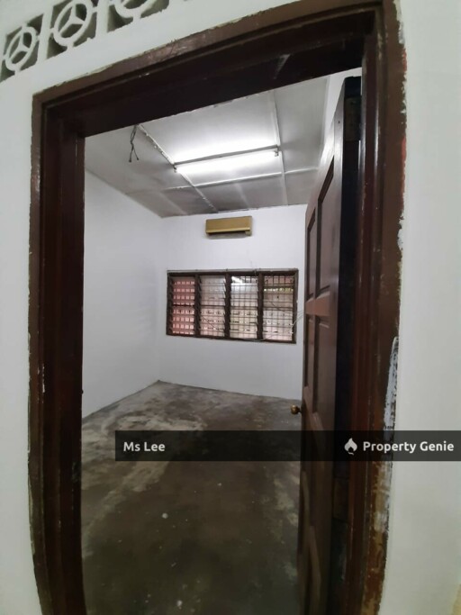 1 storey house - Taman Sri Muda @ Seksyen 25 , Shah Alam - Sale below bank value Rm50k