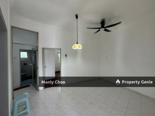 BELOW VALUE 75K FREEHOLD Sri Johor Apartment Semabok Melaka Raya TOWN