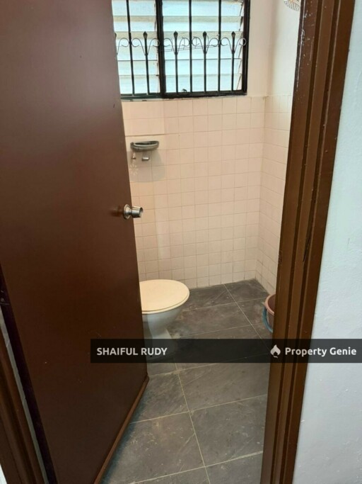 Want to let. Bungalow GF & 1st floor Taman Batu muda