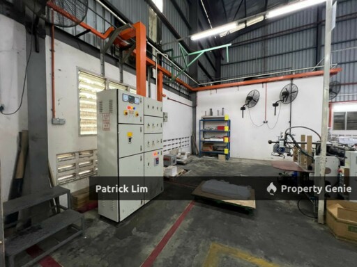 Factory / Warehouse For Rent @ Taman Perindustrian Krubong