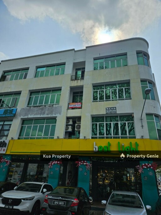 2nd Floor Corner Commercial Shoplot For Rent! Located at Jalan Keretapi, 3rd Mile