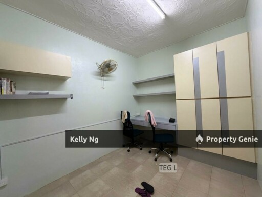 1 Sty Endlot House At Jenjarom For Rent