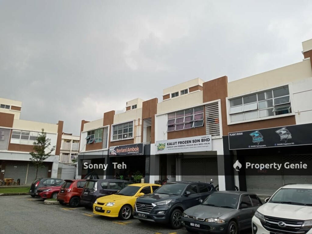 Pusat Perniagaan Bukit Raja near I-City