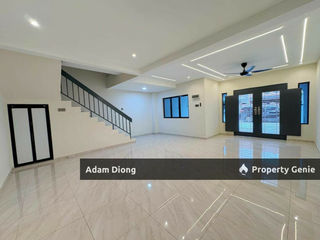 Jalan Danau Taman Desa Jaya