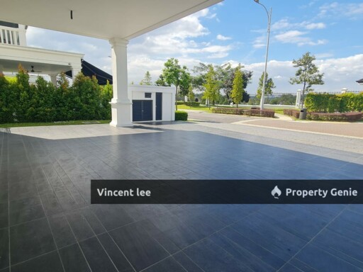 Eco Majestic, Stoneridge, Corner Bungalow with Spacious Extra Land, Brand New