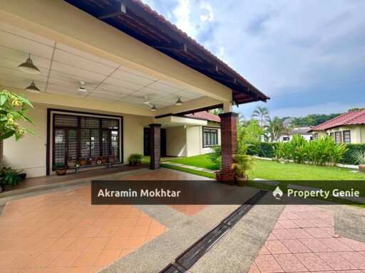 Freehold & Nice Garden | Double Storey Bungalow Kampung Tunku SS1, Petaling Jaya