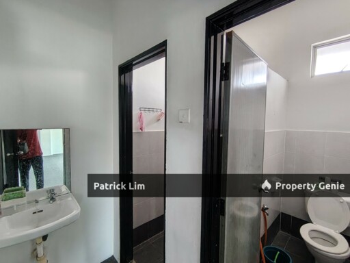 With 6 Rooms Partition, Ayer Keroh First Floor Office For Rent