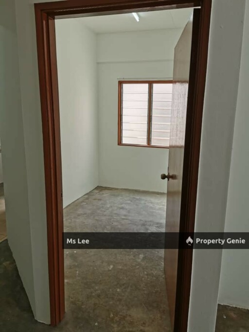 3rd Floor Shop Apartment RM 500 (KFC/NSK)-Taman Sentosa Utama @ Klang-Ready 15/7 or 31/7