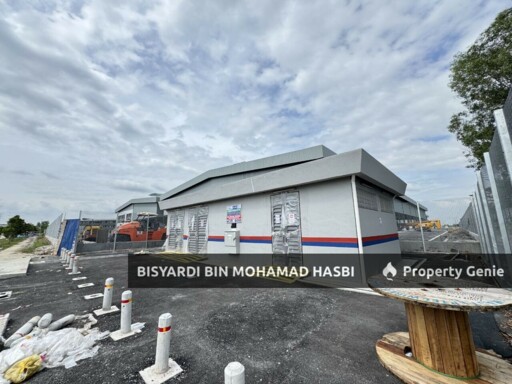 NEW DETACH FACTORY WAREHOUSE, BANDAR BARU ENSTEK NEGERI SEMBILAN .