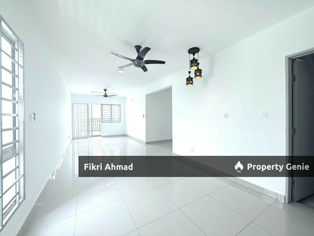 FOR SALE: Corner Sentrovue Puncak Alam Selangor