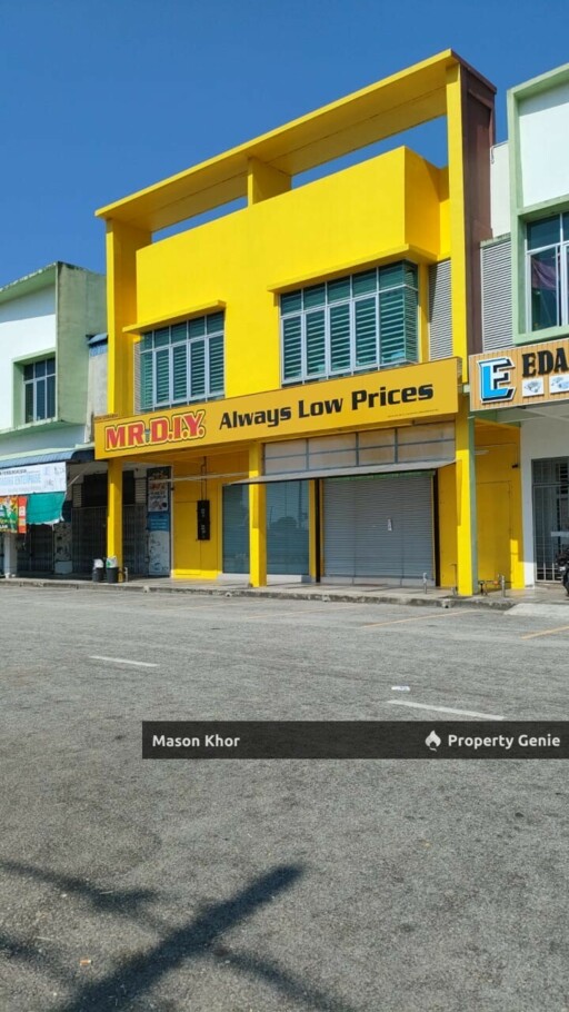 PUSAT PERNIAGAAN MAKLOM 2-STOREY SHOPLOT 1367sf BUTTERWORTH