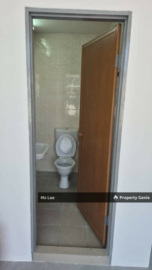 Renovated Corner 2nd Floor Shop Office @ Taman Bayu Perdana, Klang - Ready Unit