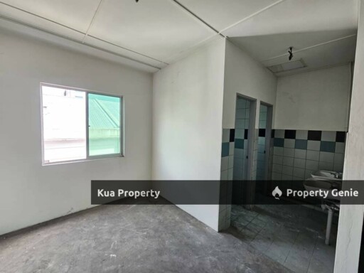 Third Floor Intermediate Commercial Office/ Shoplot For Rent Located at Pending, Near Icom Square