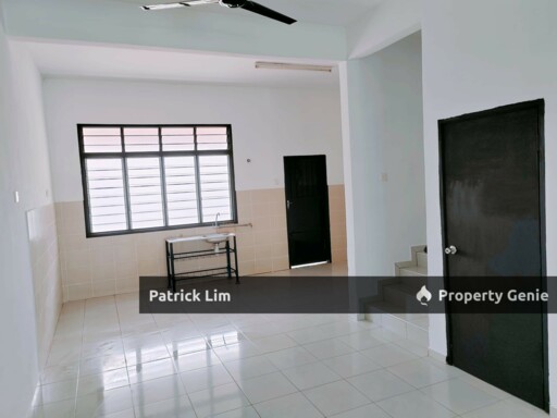 Taman Angkasa Nuri, Double Storey Terrace For Rent