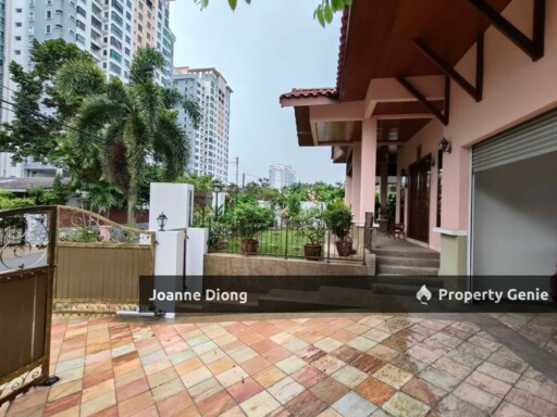 SS 1 Kampung Tunku Bungalow
