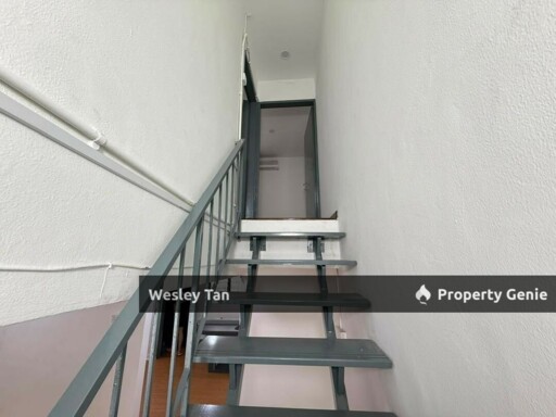 Malim 2 Storey House Fully Reno Partly Furnished 2 Rooms Partly Fitted