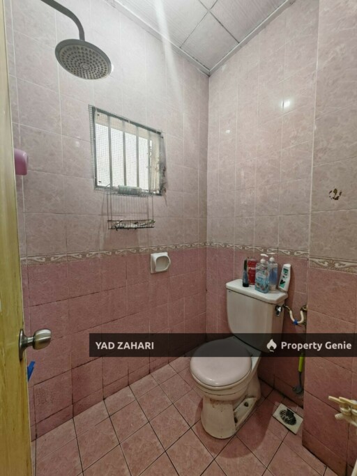 Seksyen 7, Shah Alam | 2-Storey Terrace 4+1 Rooms | RM675K - Facing Open, Extended Kitchen and Gated Guarded