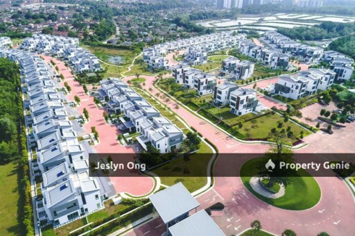 2 Storey Semi D @ Sunway Lenang Heights Taman Molek for Sale