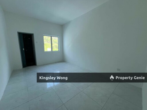 Mosey Hill Lahat Double Storey Terrace House Brand New Gated Guarded Good Condition