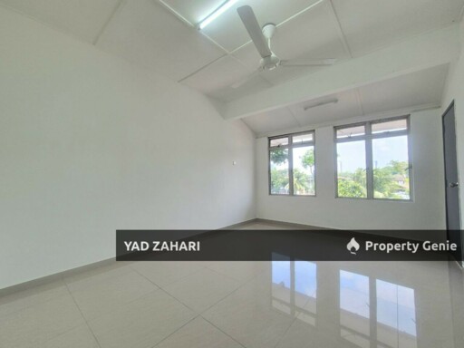 Seksyen 10, Shah Alam | 2-Storey Terrace 4 Bedrooms | RM649K - Refurbished, Facing Open & Renovated