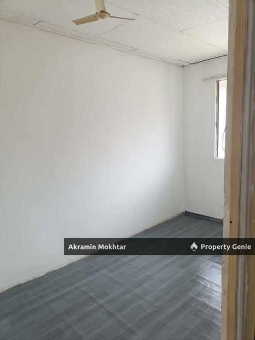 Freehold, Facing Open & Refurbished | Double Storey Jalan Meranti, Ligamas, Bandar Utama Batang Kali
