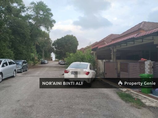 RUMAH TERES SETINGKAT DI PERUMAHAN PELINDUNG MAJU (Belakang Klinik Kesihatan Baserah)