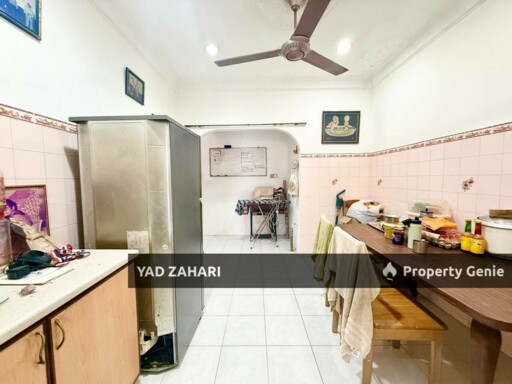 Seksyen 17, Shah Alam | 1-Storey Terrace 3 Bedrooms | RM430K - Fully Extended, Renovated and Facing North