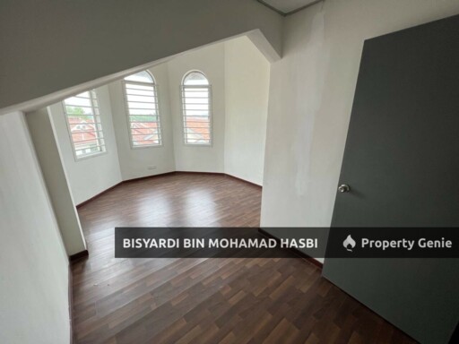 24'x70' Sq.Ft FREEHOLD End Lot Extra Land 2.5 Storey Terrace House Taman Salak Perdana, Bandar Baru Salak Tinggi, Sepang.