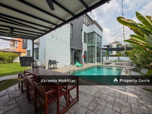 Renovated & Fully Furnished | 3 Storey Bungalow Kristal Court Seksyen 7, Shah Alam