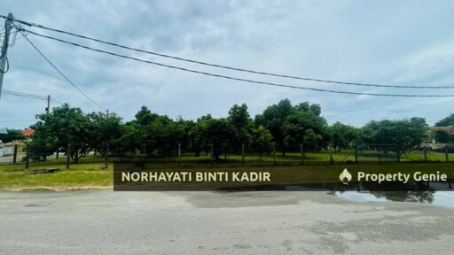 RUMAH SEMI-D BESERTA KEBUN TEPI RUMAH DI TAMAN SURA JETTY 2
