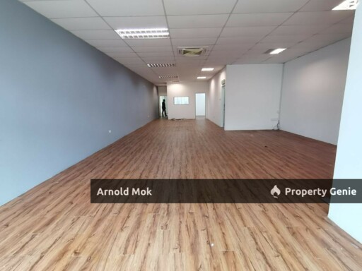 3 storey Shoplot (1st & 2nd floor) at Taman Molek for Rent