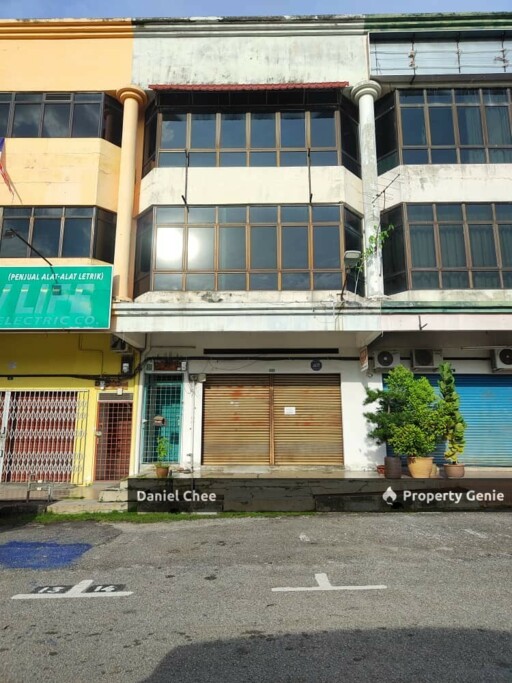 Jalan Ho Lok Park 3 Storey Shop For Sale Under Value