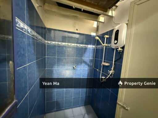 (Corner Lot)2 Storey Taman Rawang Jaya For Sales