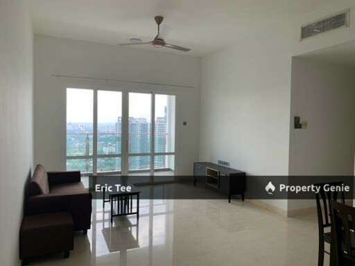 2 Bed Tri-tower Residence Walking Distance to CIQ