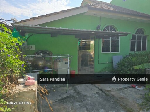 Spacious Corner Bungalow at Kg Tawas Ipoh