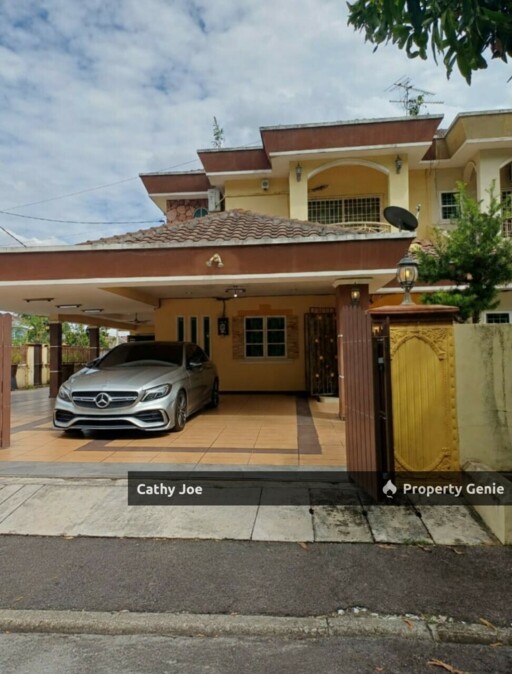 DOUBLE STOREY SEMI D CORNER SPACIOUS HOUSE FOR SALE