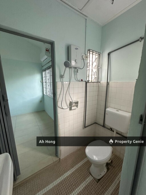 Permas Jaya / Double Storey / 4bedroom / Partially Furnished
