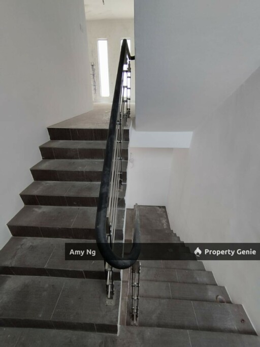 👮‍♀️FreeHold 2.5 Storey Semi D Tasek Ipoh For Sale