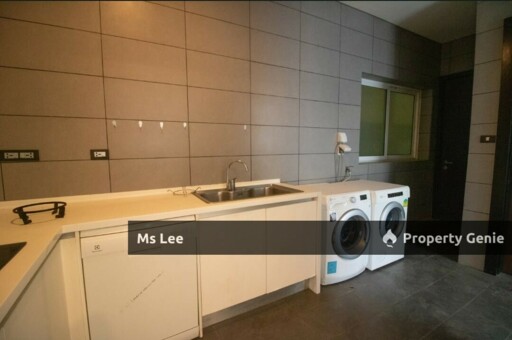 The Pearl @ KLCC-Level 17 private lift- Sale below bank value Rm480k