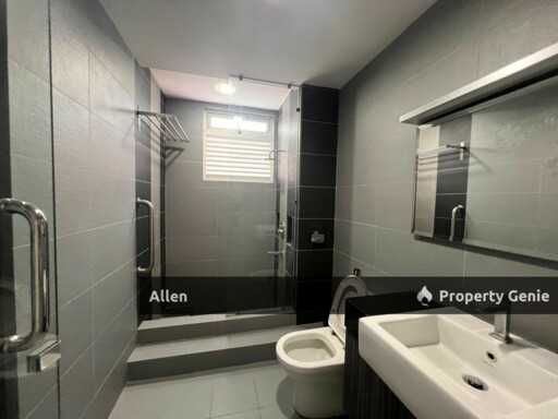 Singapore & Sea View! Fully Furnished 3-Bed Unit @ Tropez Residences for Rent